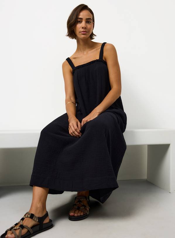 Black Square Neck Sleeveless Cami Dress 22