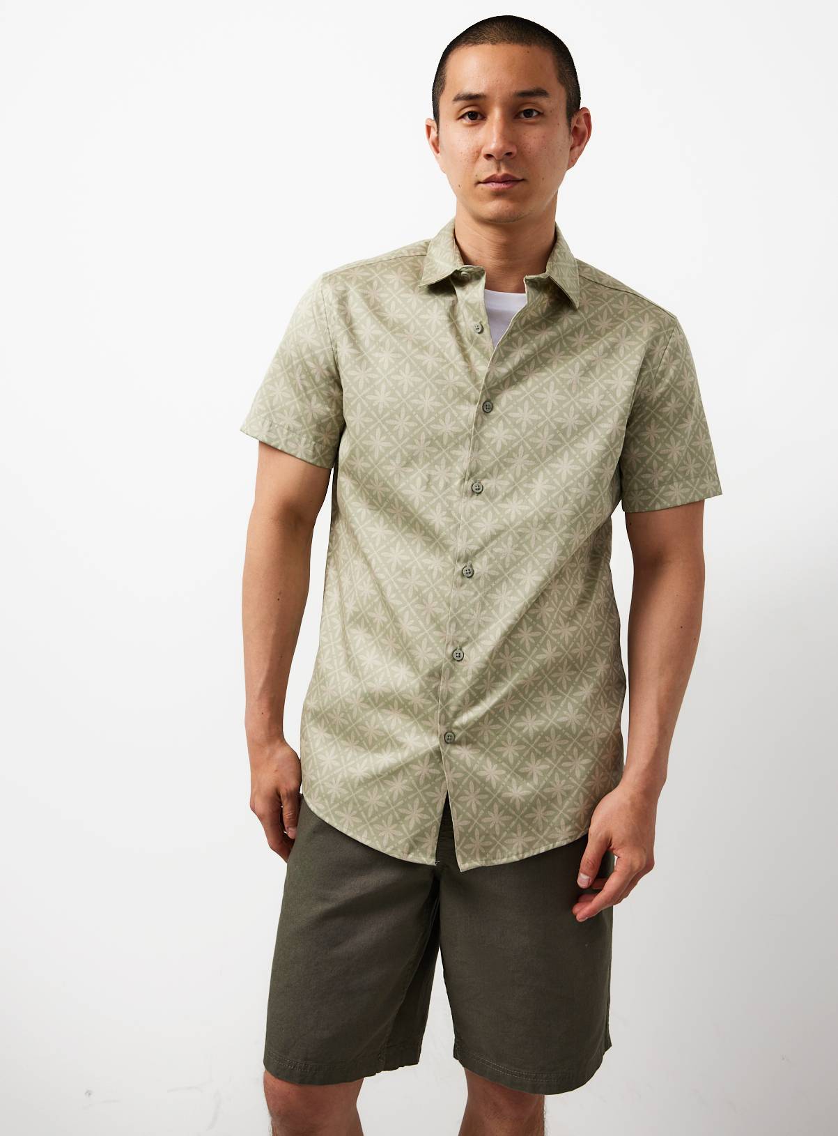 Green Mandala Print Satin Slim Fit Short Sleeve Shirt L - Image 1