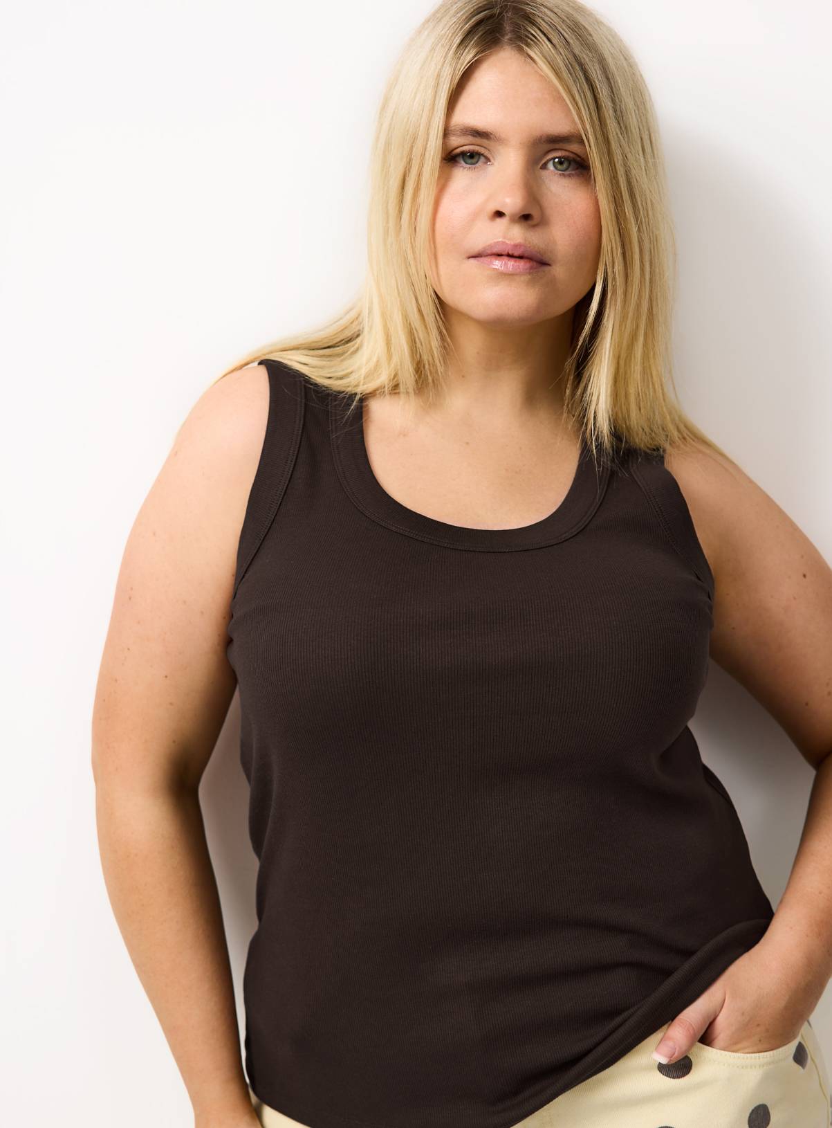 Brown Ribbed Classic Vests 2 Pack 14 - Image 2