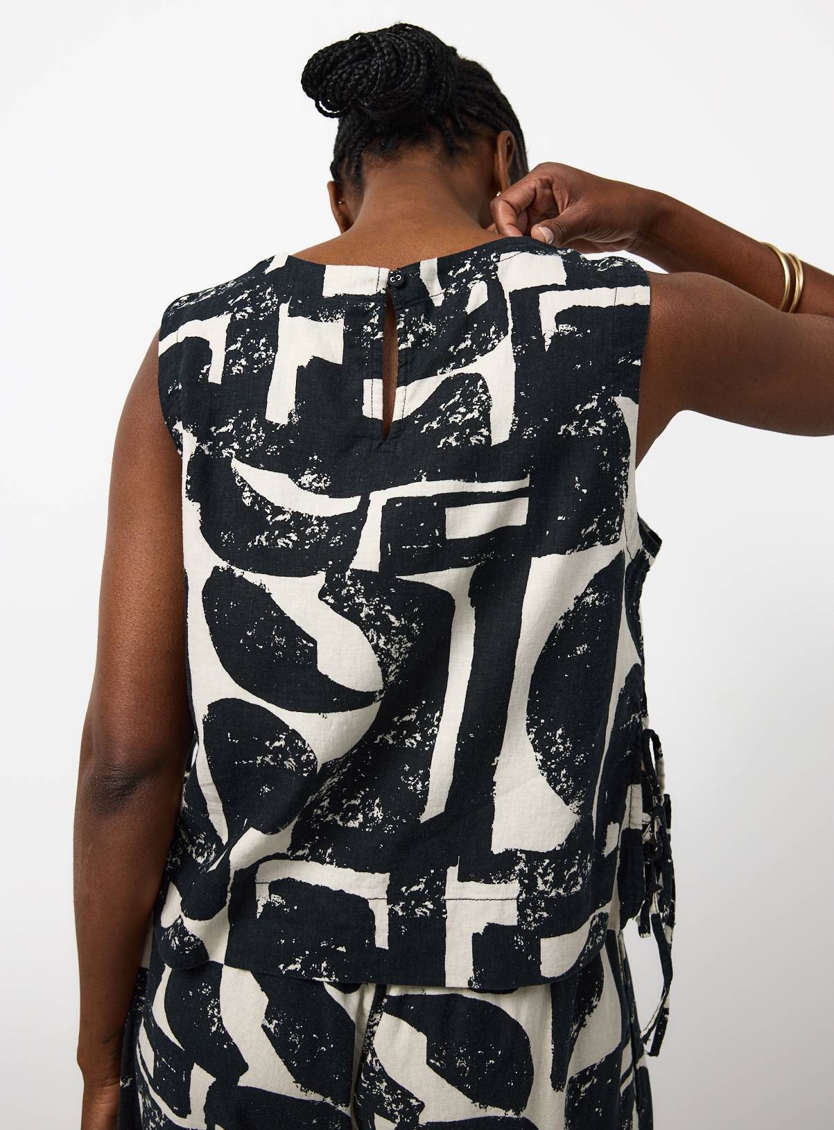 Mono Print Linen Rich Side Tie Shell Top 10 - Image 4
