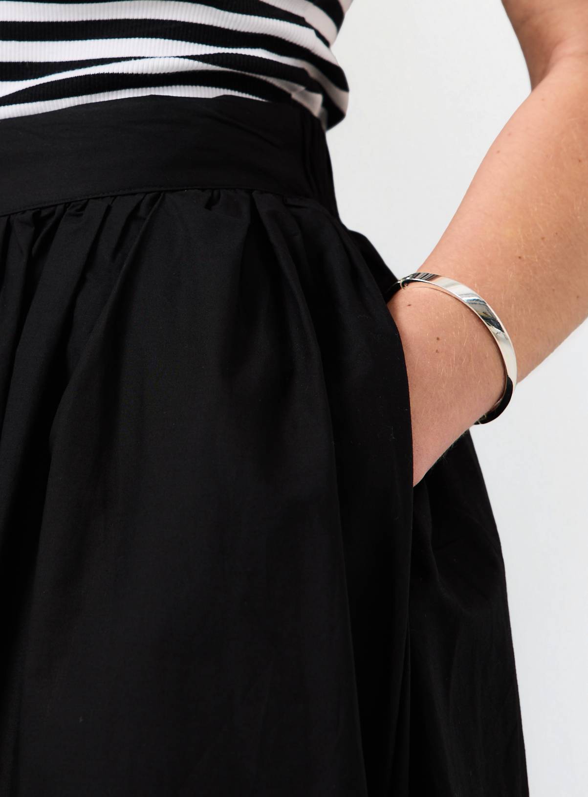 Black Poplin Fabric Midaxi Full Skirt 12 - Image 3
