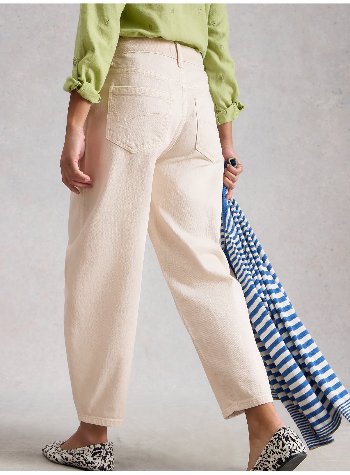 WHITE STUFF Aubrey Barrel Leg Jean White 8 - Image 3 thumbnail