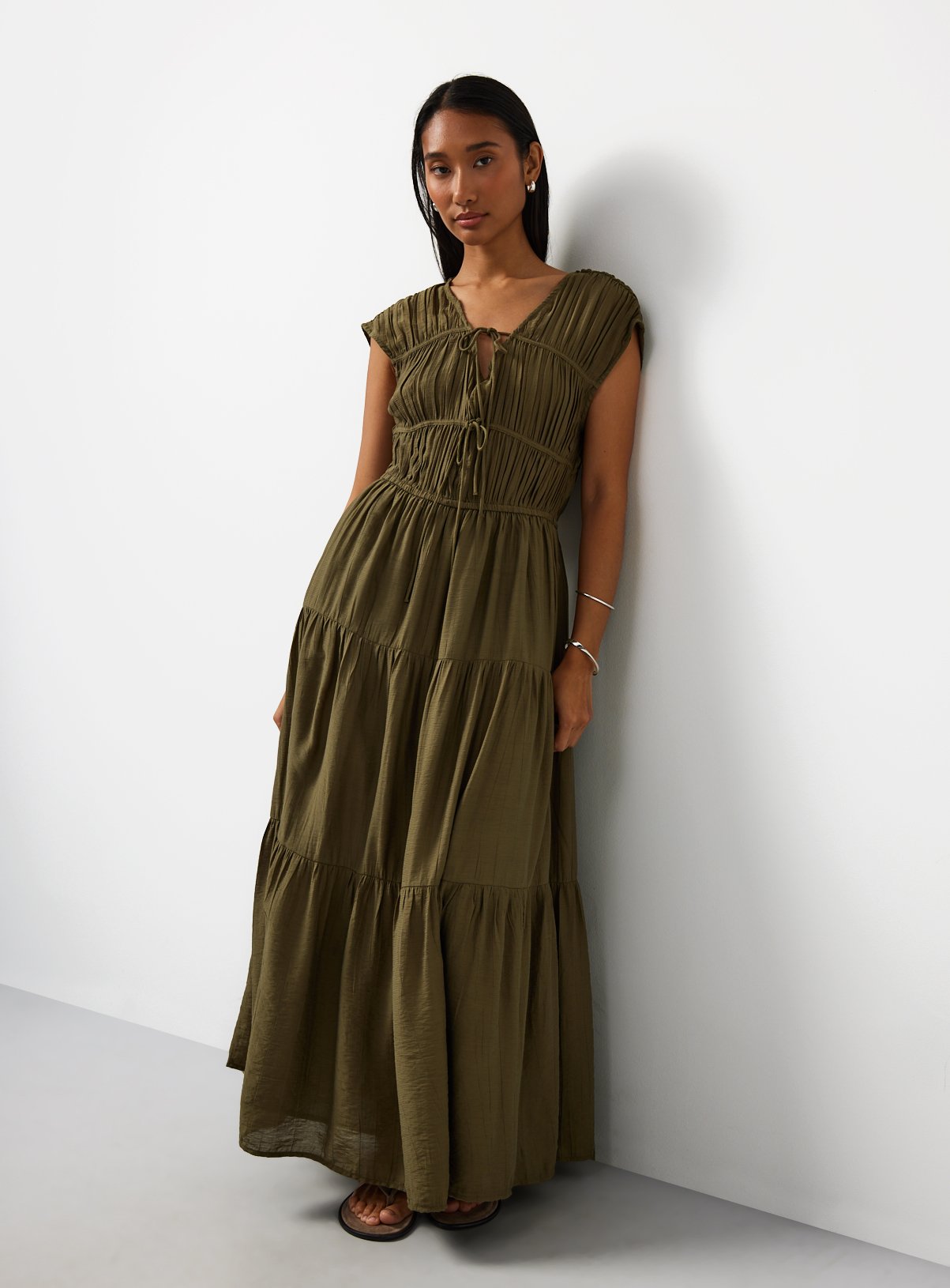 Khaki Crinkle Texture Tiered Tie Front Midaxi Dress 22 - Image 2 thumbnail