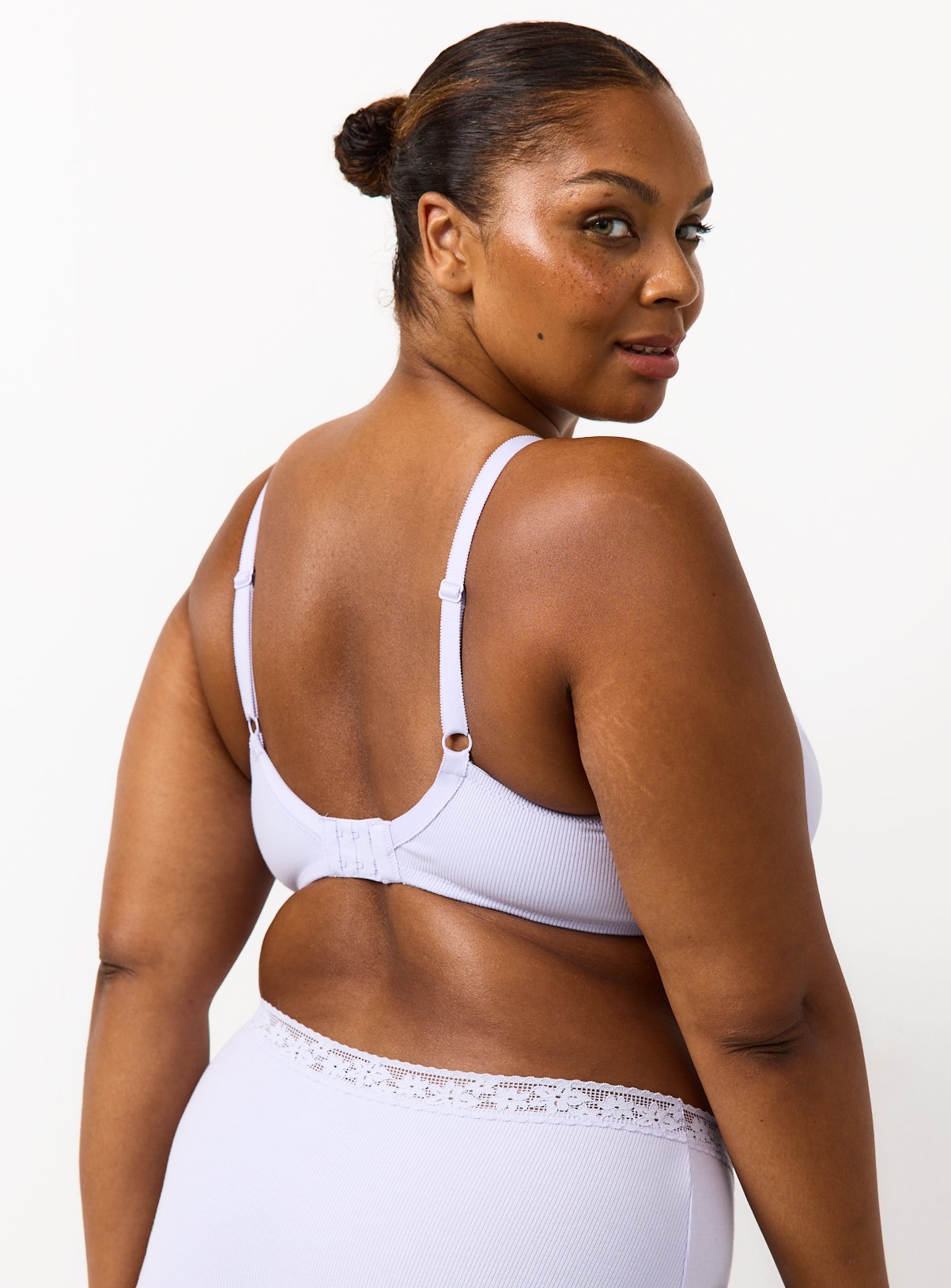 DD+ Oatmeal & Lilac Plunge Bras 2 Pack 40G - Image 4 thumbnail