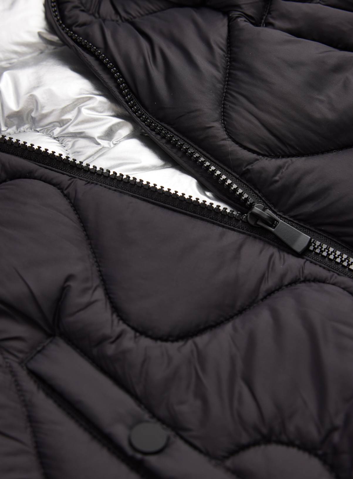 Black Wave Stitch Lightweight FELLEX® Quilted Jacket 7-8 years - Image 2