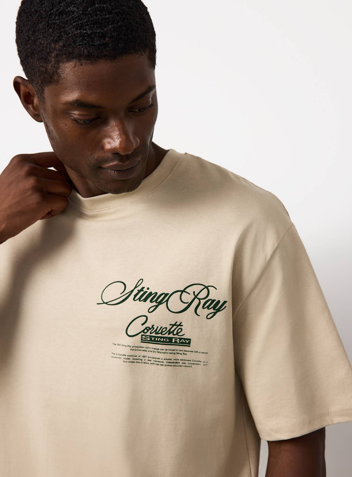 Cream Corvette Graphic Relaxed Fit T-Shirt XL - Image 6
