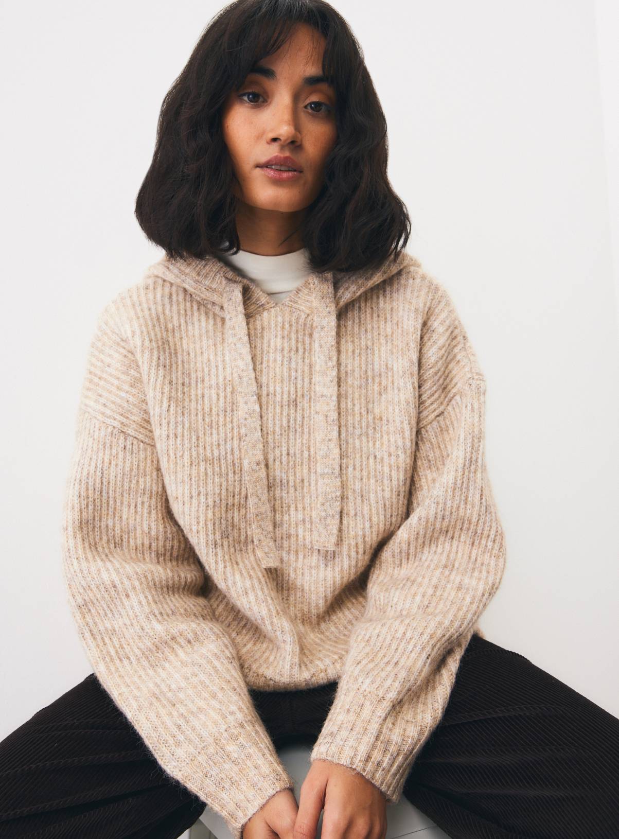 Oatmeal Nordic-Style Ribbed Knitted Hooded Jumper S - Image 1