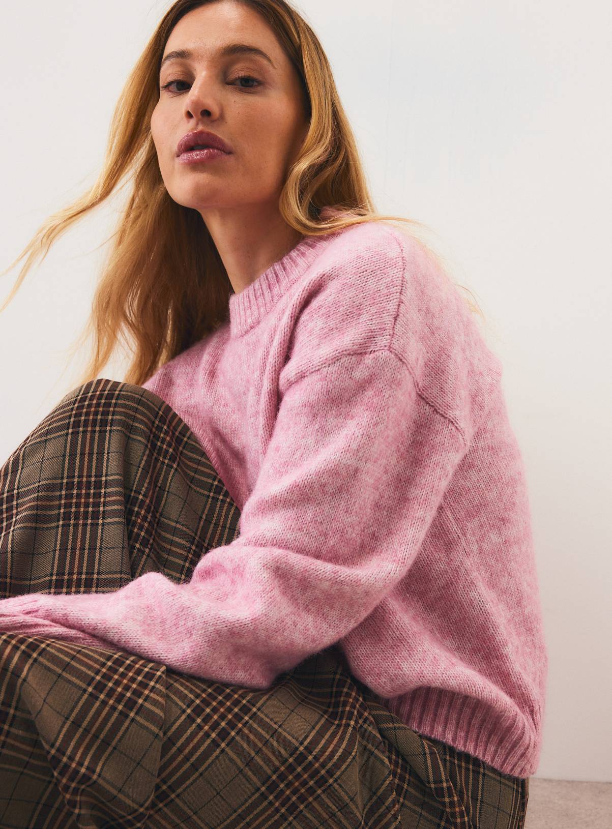 Pink Nordic-Style Crewneck Jumper M - Image 1