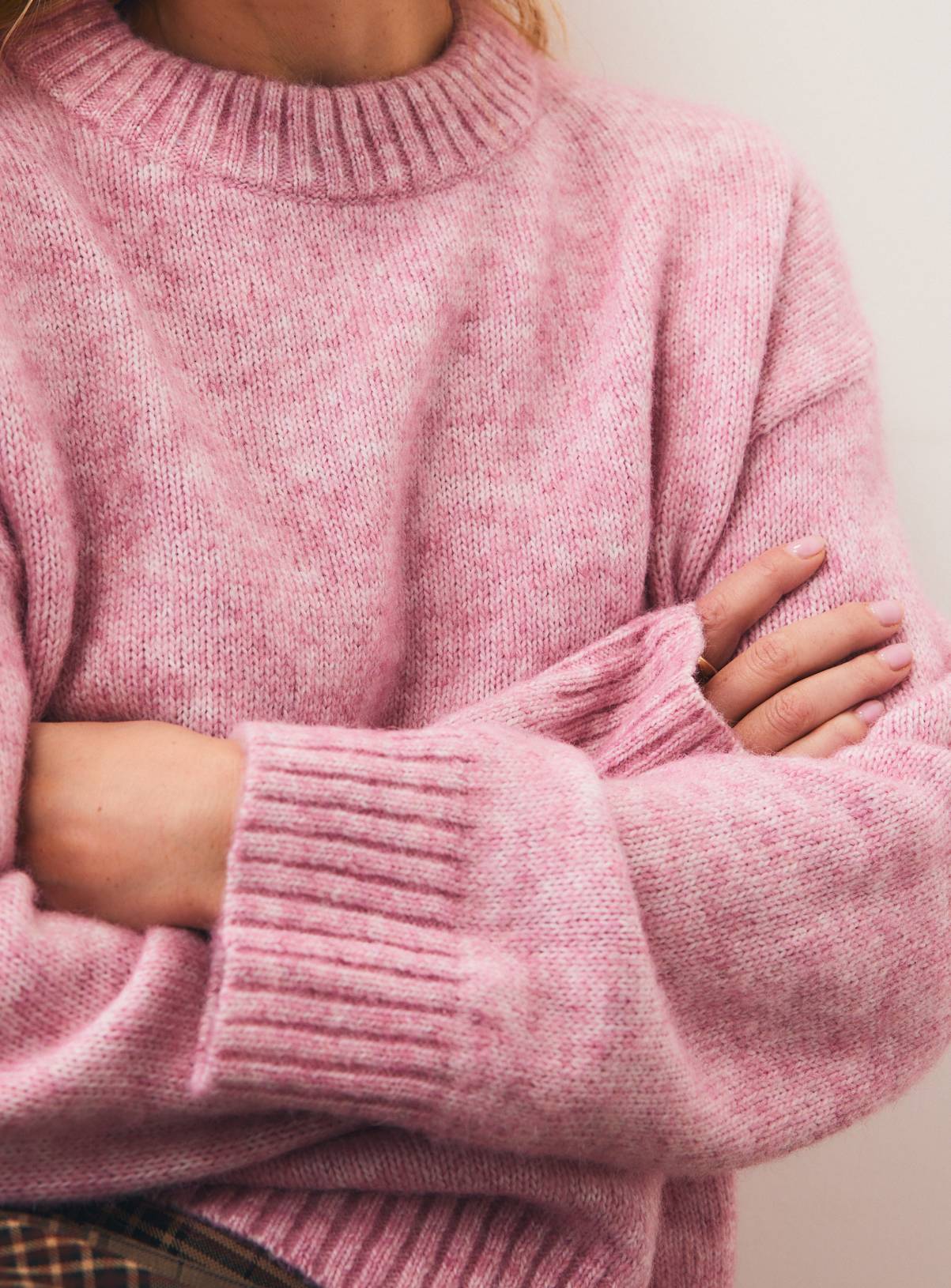 Pink Nordic-Style Crewneck Jumper M - Image 3