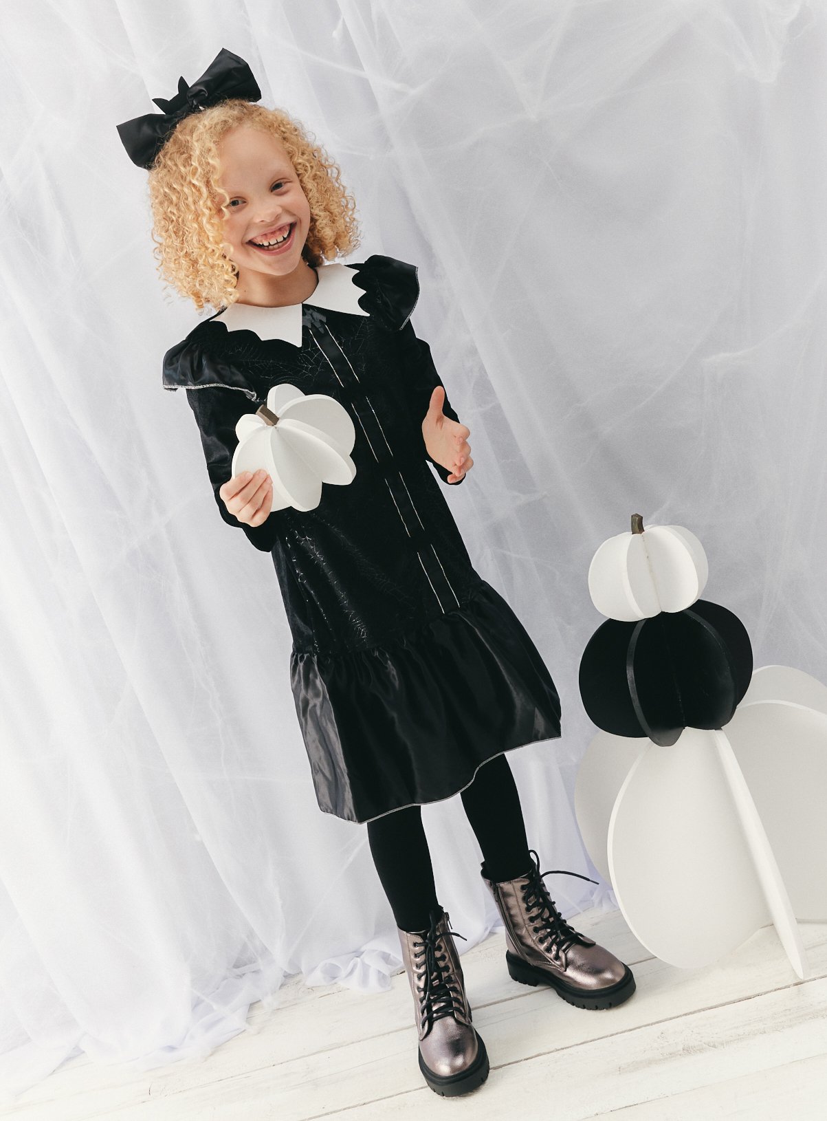Gothic Girl Fancy Dress Costume 3-4 Years - Image 2 thumbnail