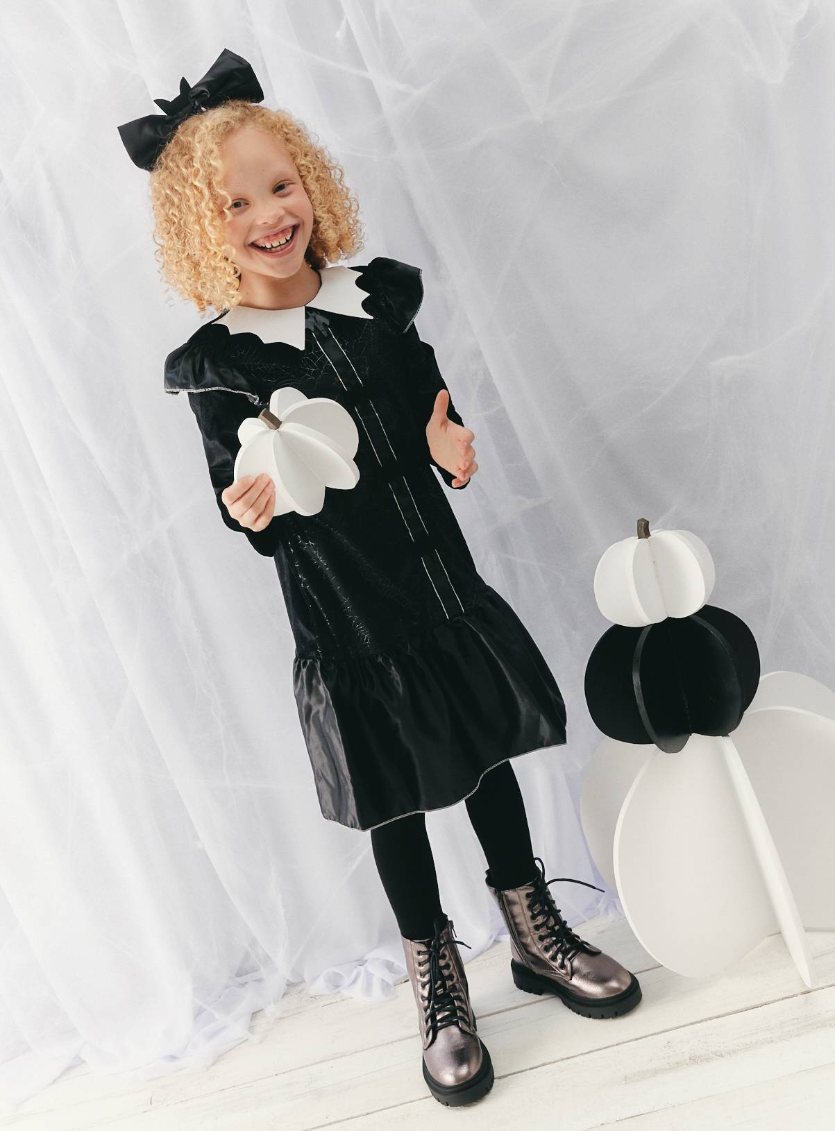 Gothic Girl Fancy Dress Costume 3-4 Years - Image 2