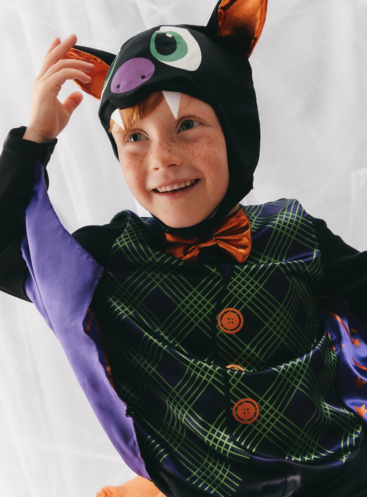 Dracula Fancy Dress Costume 3-4 Years - Image 2 thumbnail