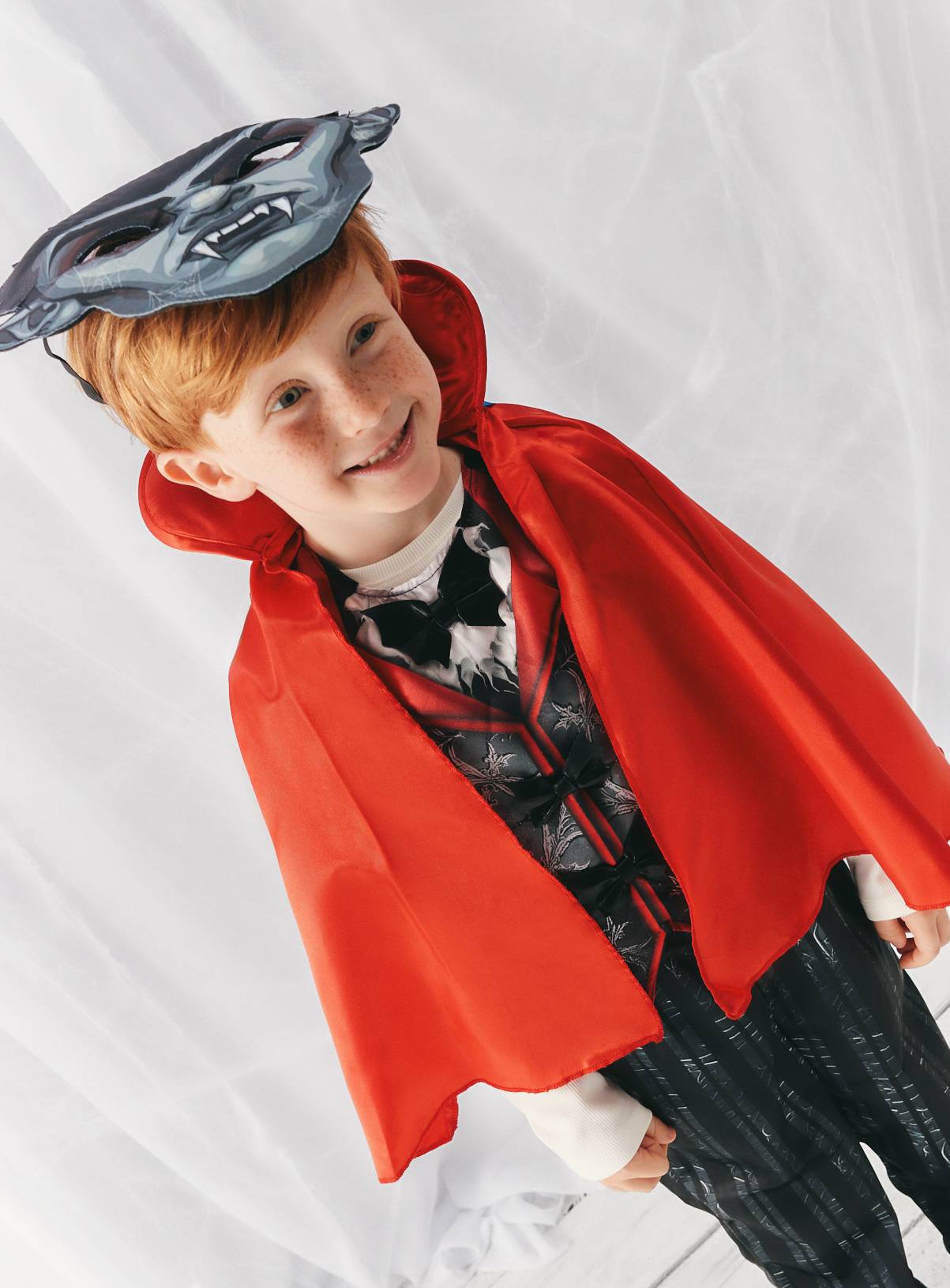 Vampire Fancy Dress Costume 3-4 Years - Image 1