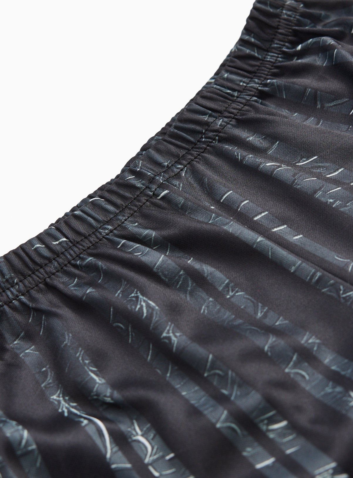 Vampire Fancy Dress Costume 3-4 Years - Image 3 thumbnail