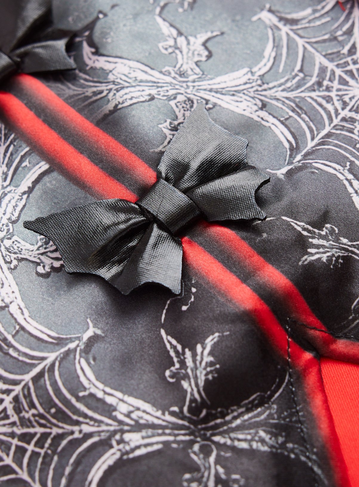 Vampire Fancy Dress Costume 3-4 Years - Image 5 thumbnail
