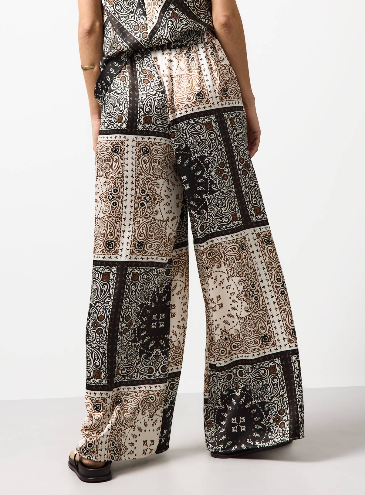 Scarf Print Wide Leg Trousers 16 - Image 4