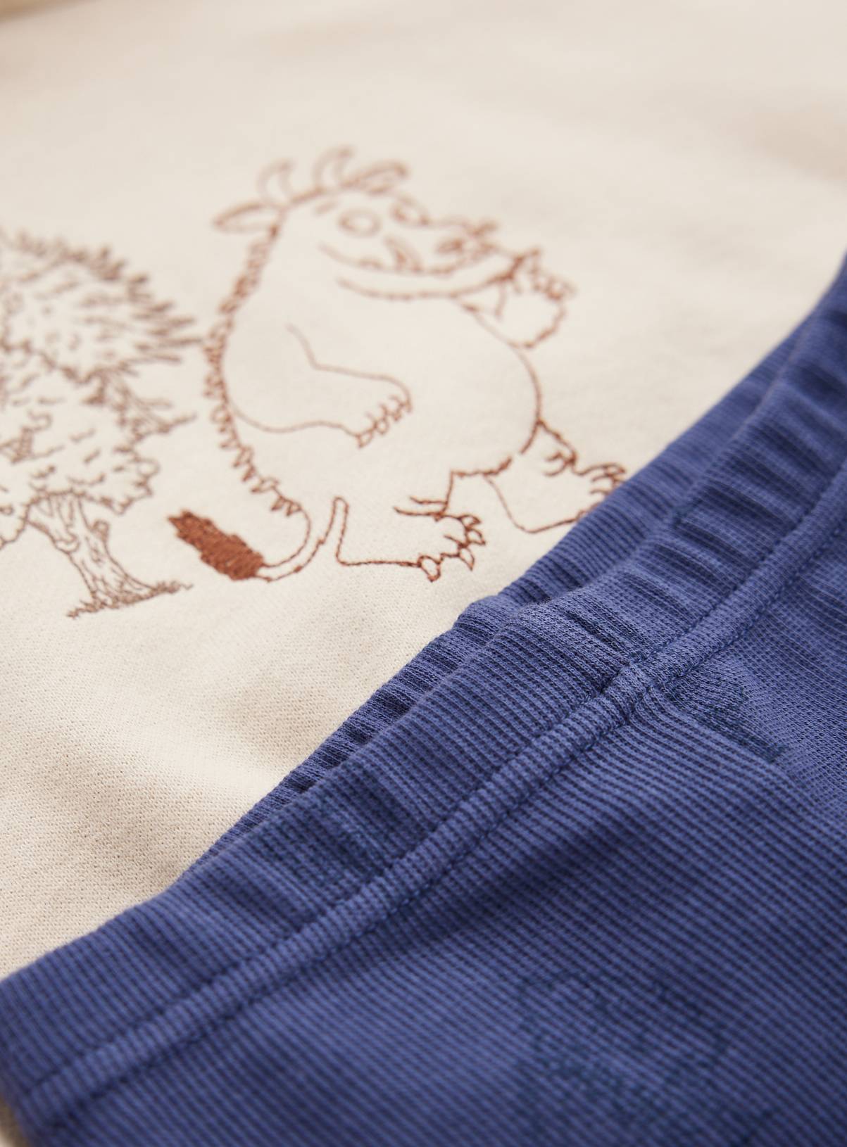 Cream Gruffalo Print Hoodie & Leggings Set 2-3 years - Image 2