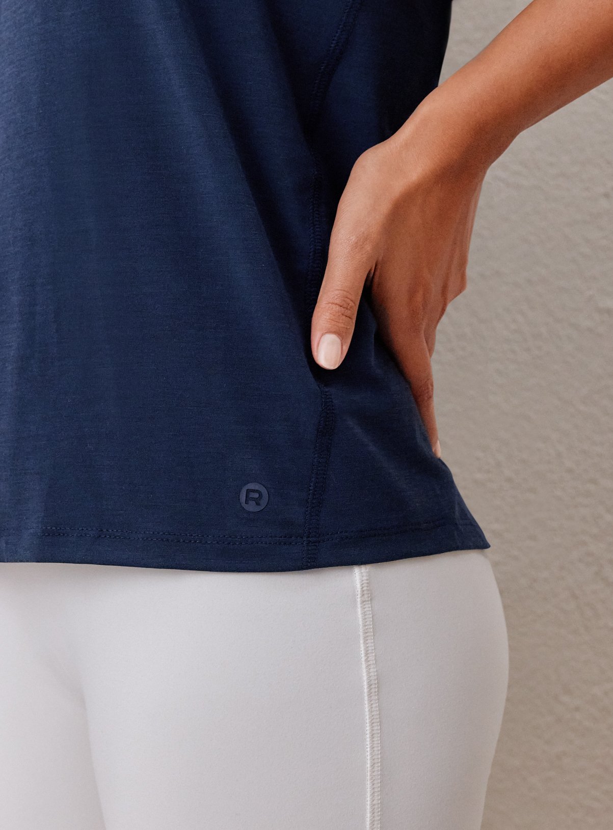 REAKTIV Navy Performance Tee L - Image 3 thumbnail