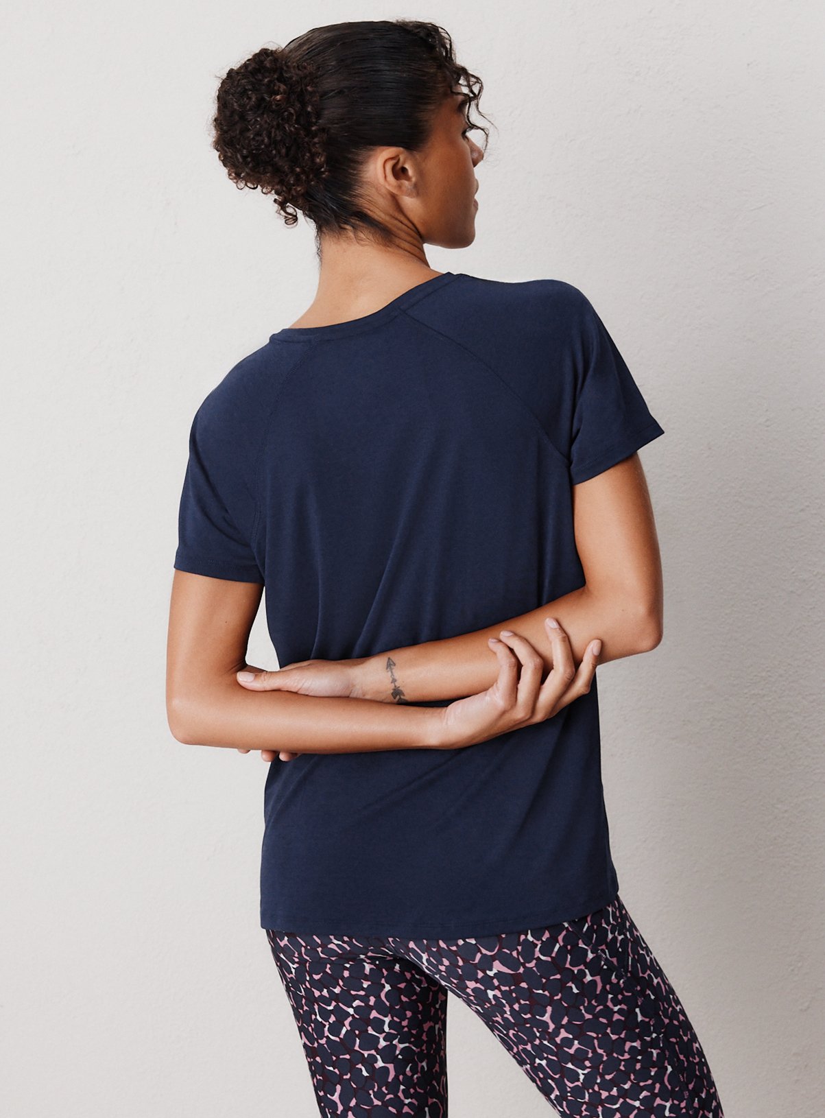 REAKTIV Navy Performance Tee L - Image 5 thumbnail