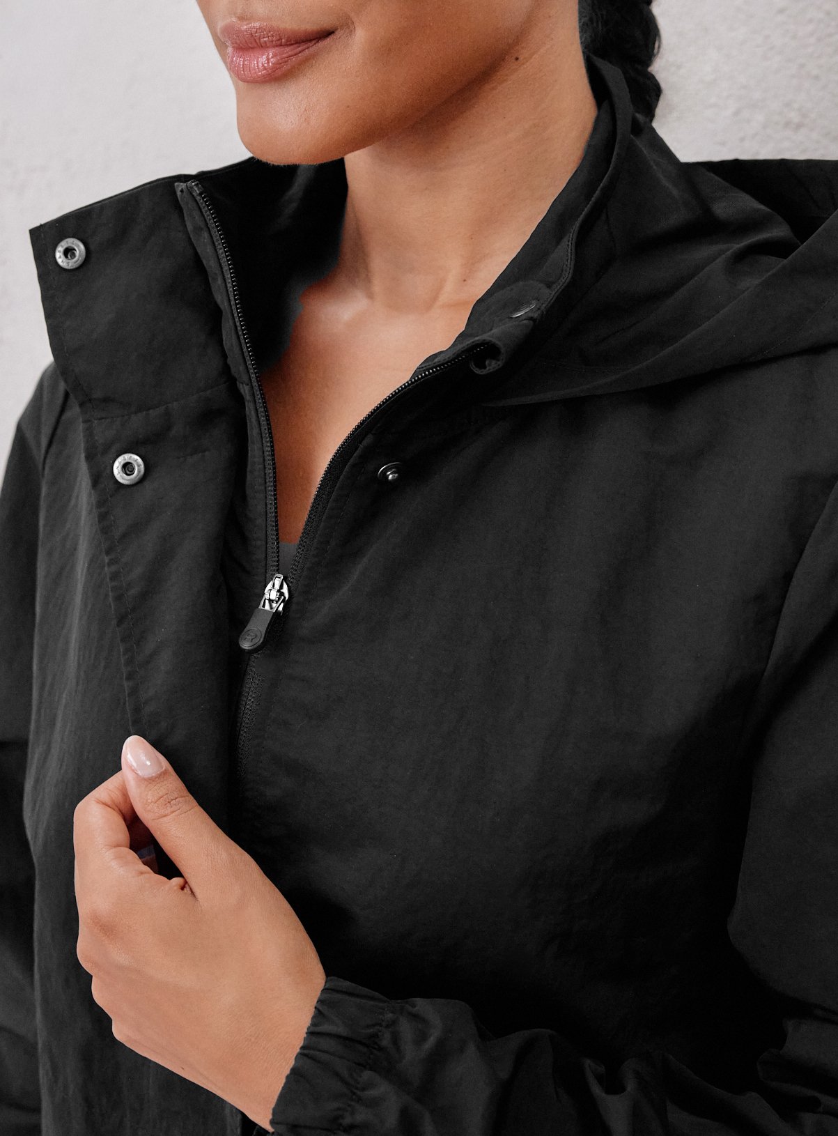 REAKTIV Black Lightweight Shower Resistant Running Jacket M - Image 5 thumbnail