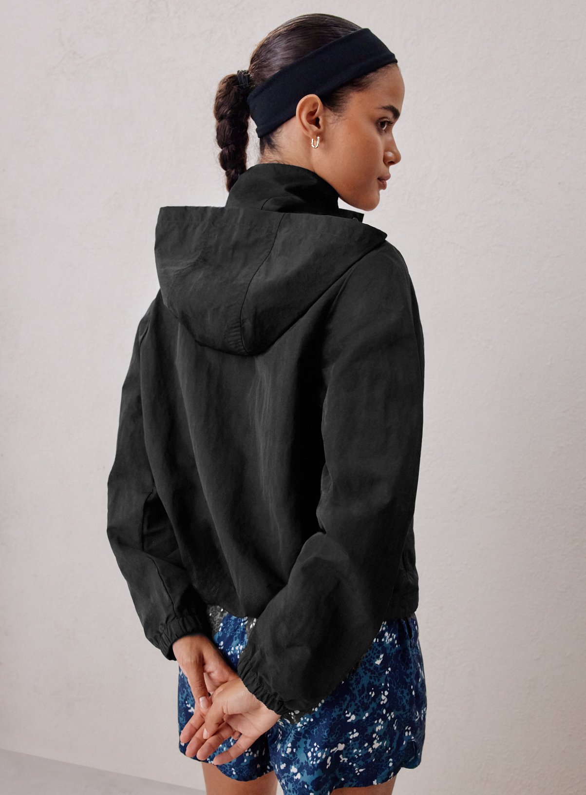 REAKTIV Black Lightweight Shower Resistant Running Jacket M - Image 6 thumbnail
