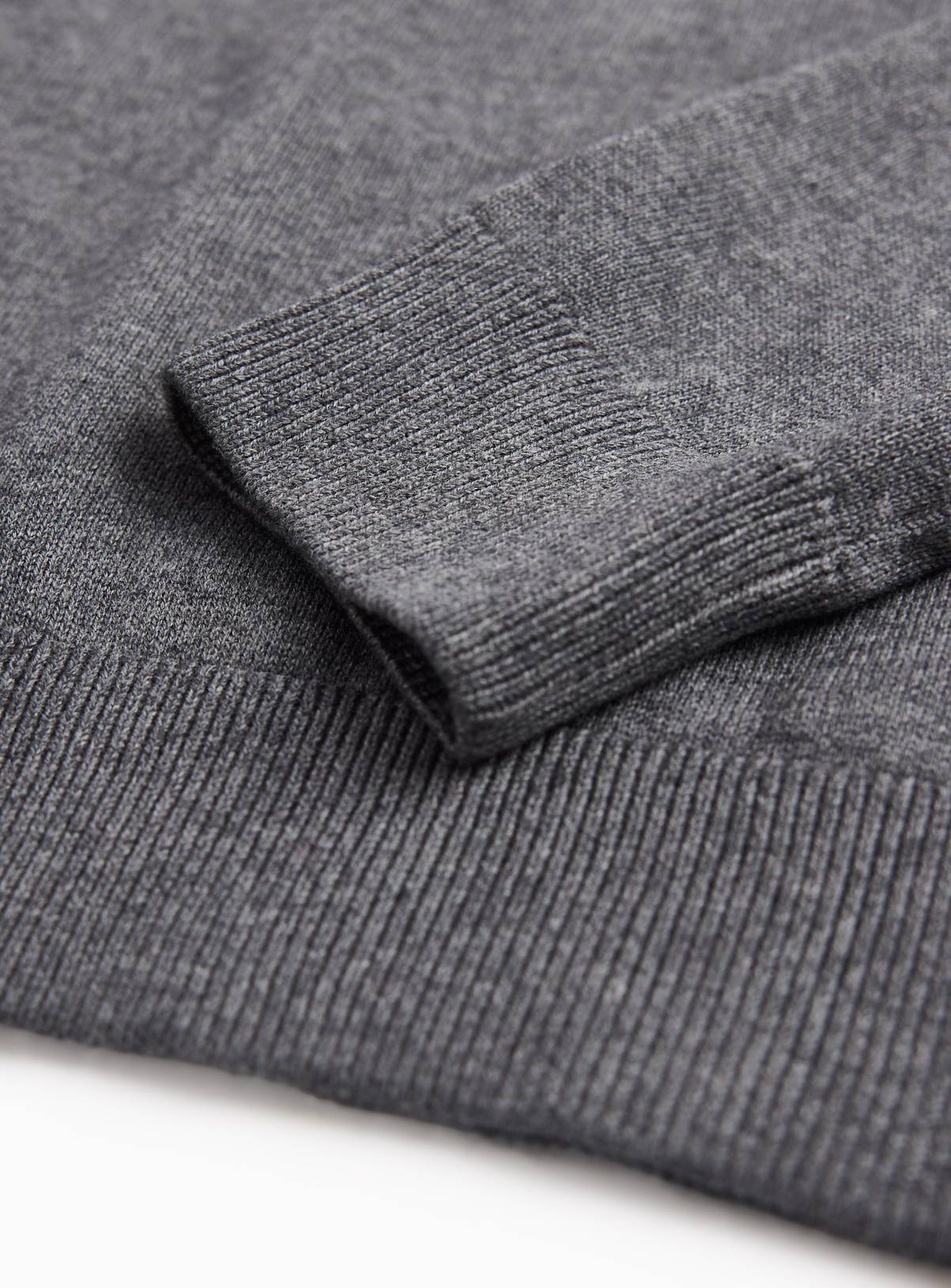Unisex Grey V Neck Jumper 10 years - Image 3