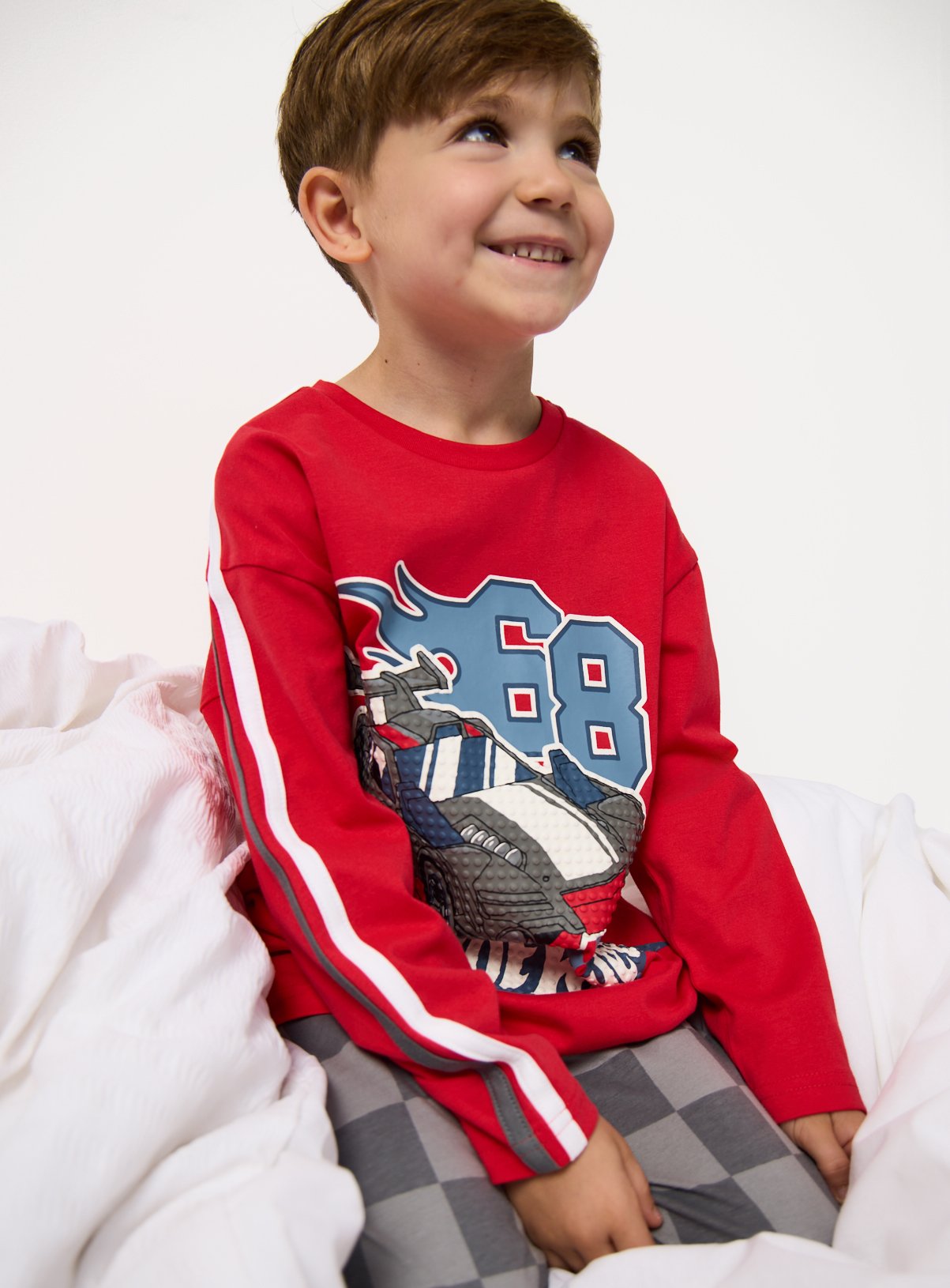 Red Hot Wheels Print Pyjamas 9-10 years - Image 5 thumbnail