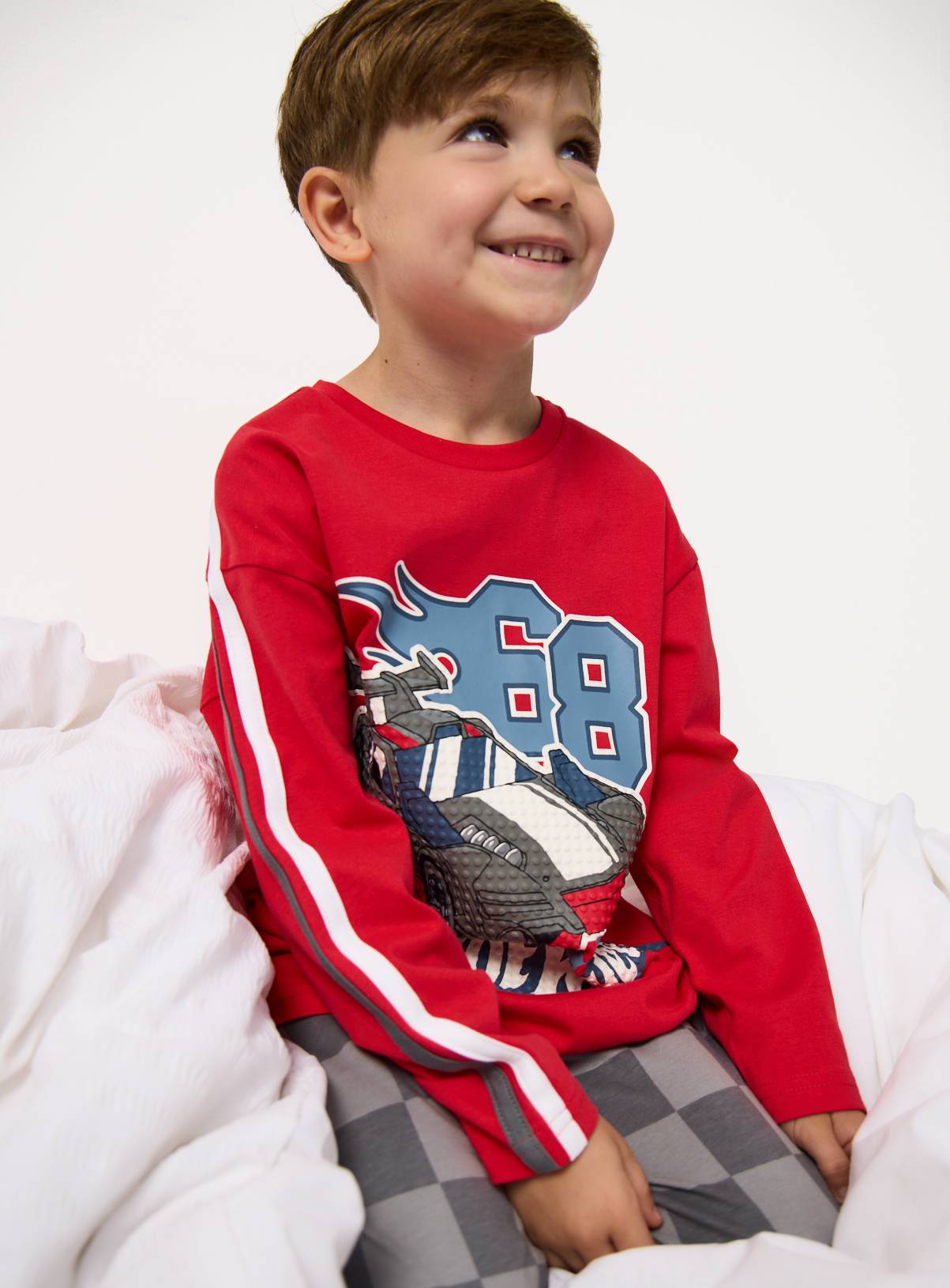Red Hot Wheels Print Pyjamas 9-10 years - Image 5