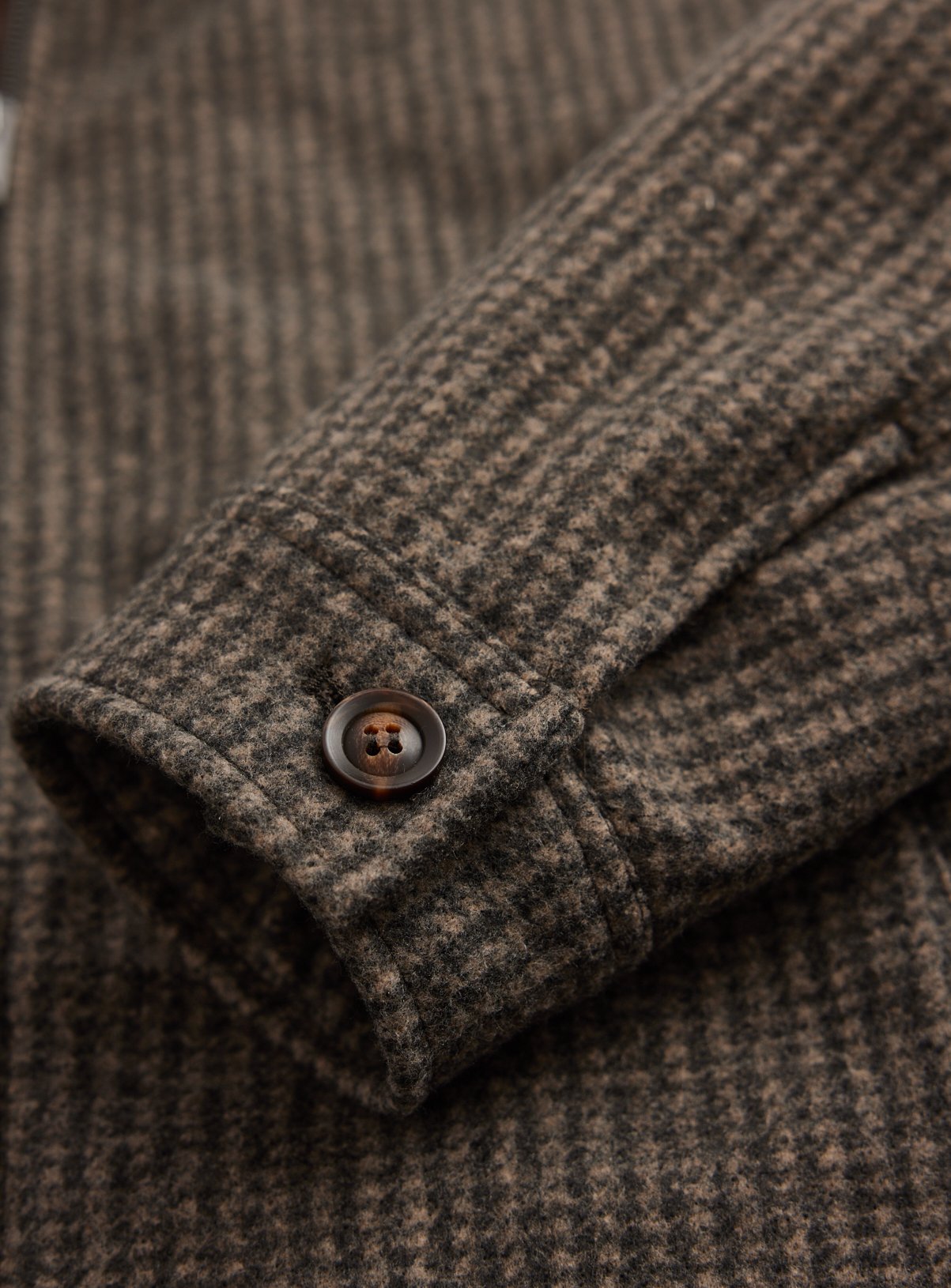 Brown Puppy Tooth Shacket XXXXL - Image 5 thumbnail
