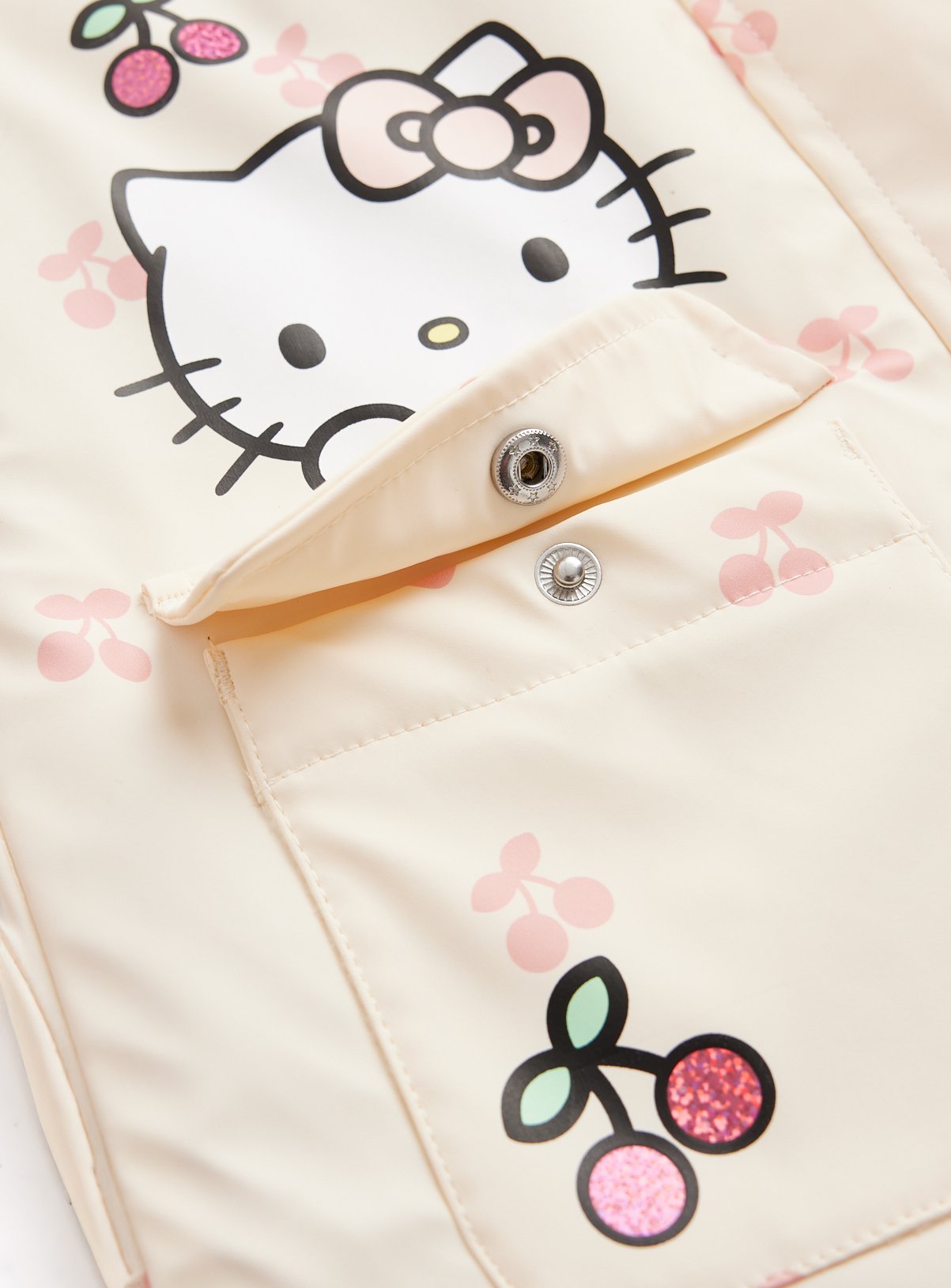 Cream Hello Kitty Rubber Mac 3-4 years - Image 3 thumbnail