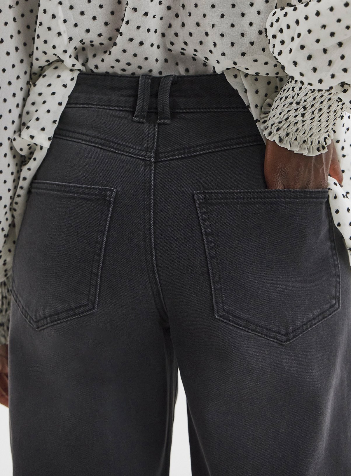 JD WILLIAMS Authentic Barrel Leg Jean 18 - Image 4 thumbnail