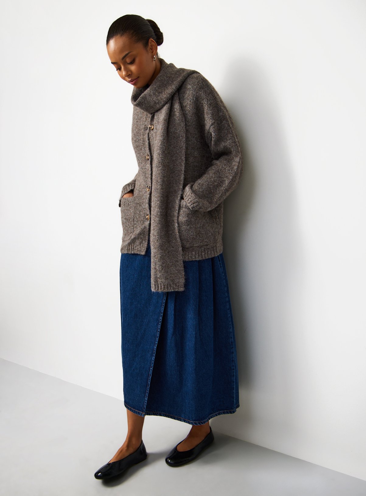 Brown Boyfriend Cardigan With Scarf XL - Image 2 thumbnail