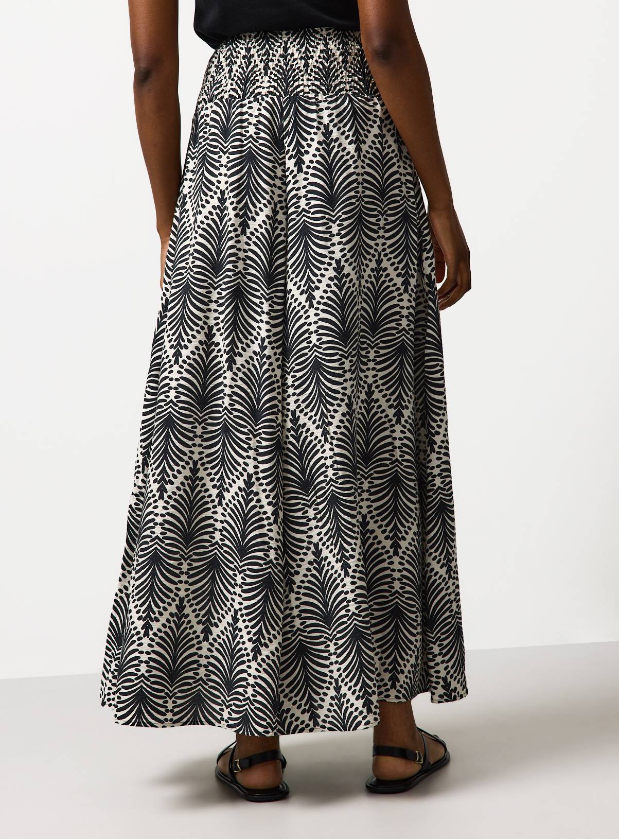 Mono Leaf Print Shirred Waist Palazzo Trousers 18 - Image 4