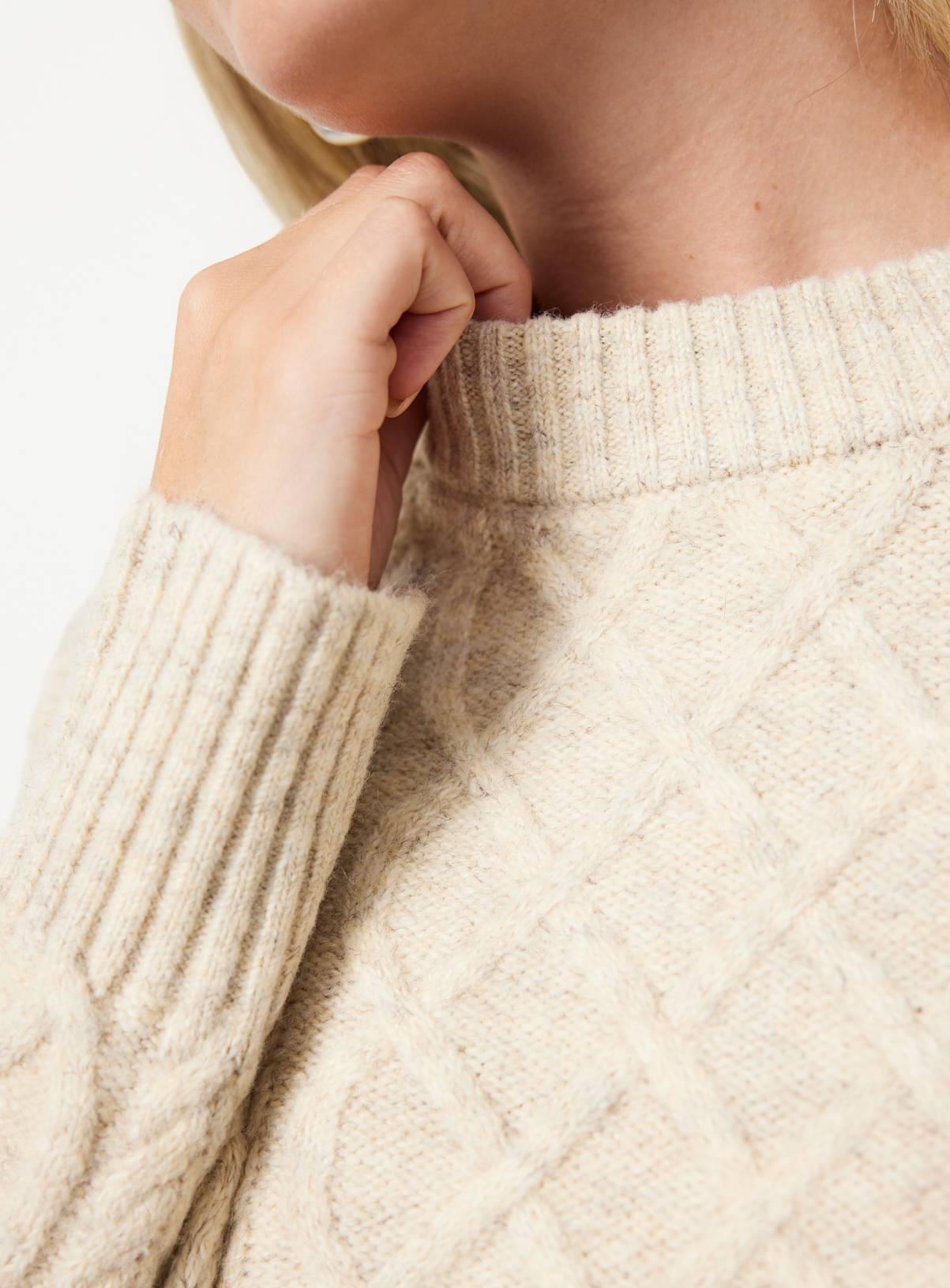 Neutral Chunky Oversized Cable Jumper M - Image 3