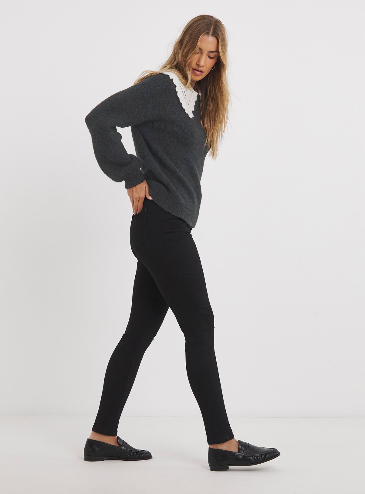 SIMPLY BE Highwaisted Super Stretch Skinny Jean Black 32R - Image 2 thumbnail