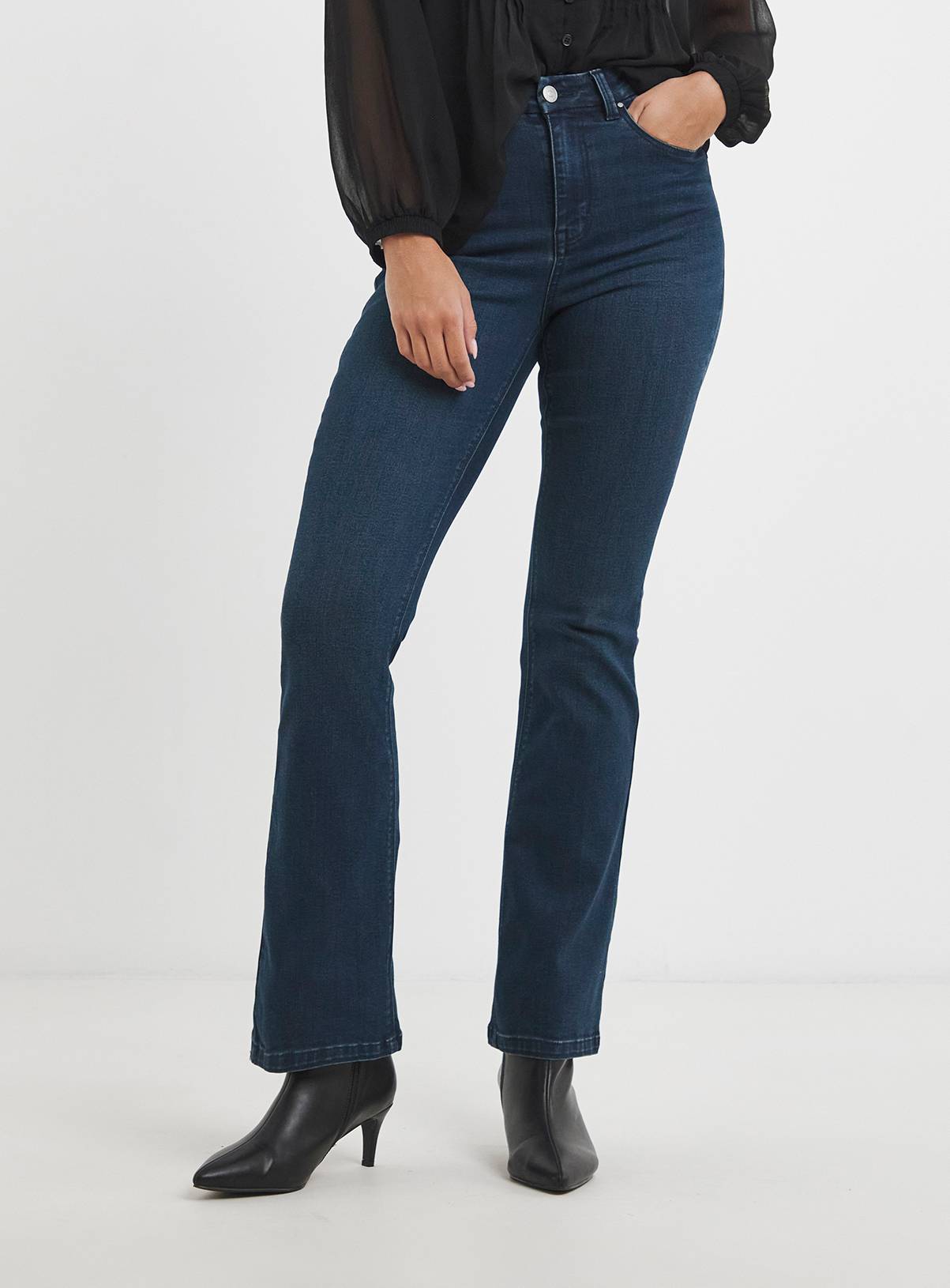 SIMPLY BE Highwaisted Super Stretch Flared Jean Blue 30S - Image 1