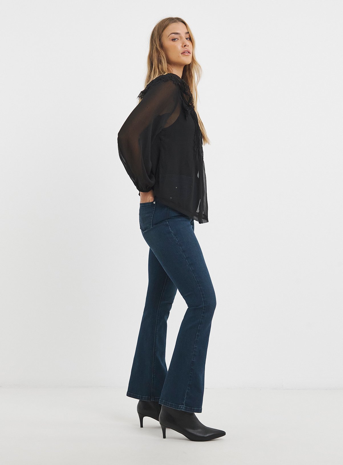 SIMPLY BE Highwaisted Super Stretch Flared Jean Blue 30S - Image 3 thumbnail