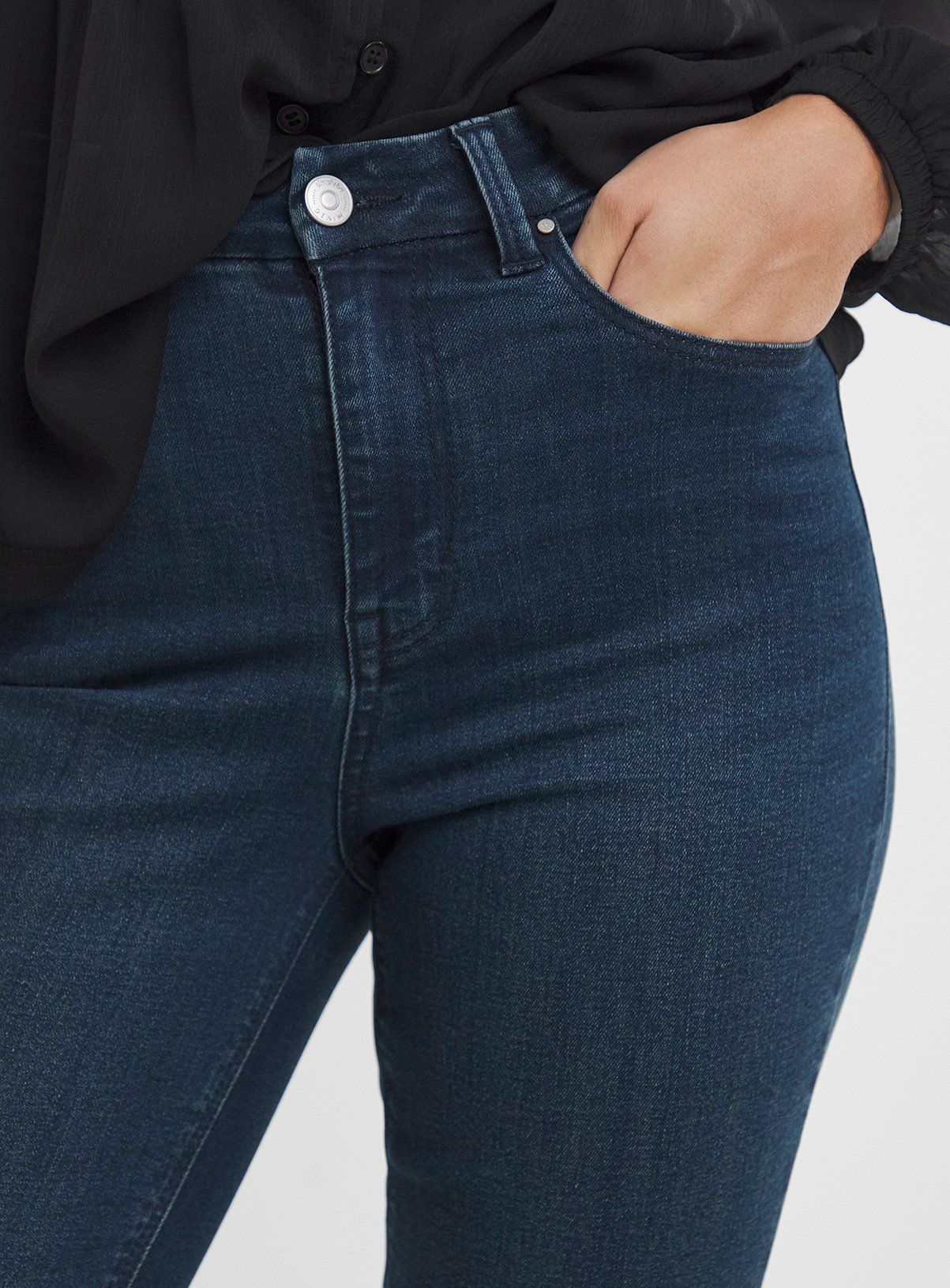 SIMPLY BE Highwaisted Super Stretch Flared Jean Blue 30S - Image 4 thumbnail
