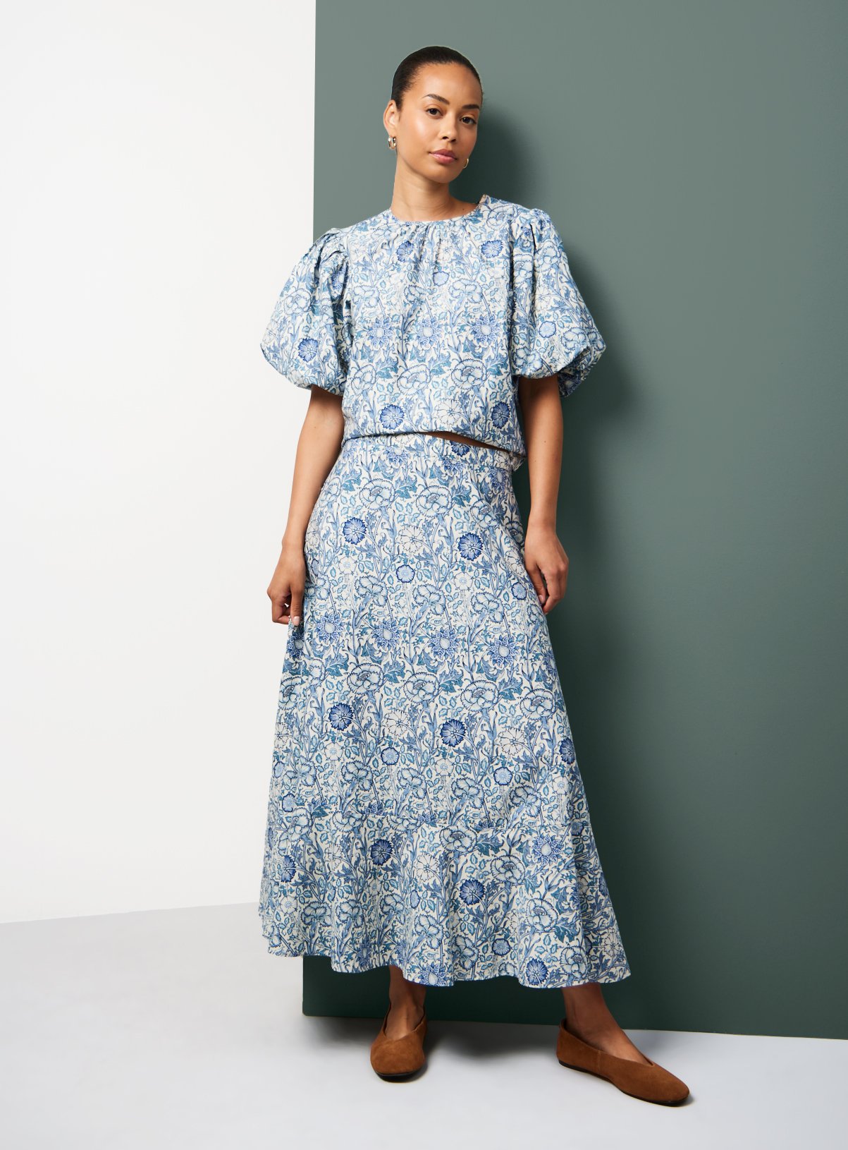 Tu x Morris & Co. Blue Pink & Rose Print Full Midaxi Skirt 14 - Image 2 thumbnail
