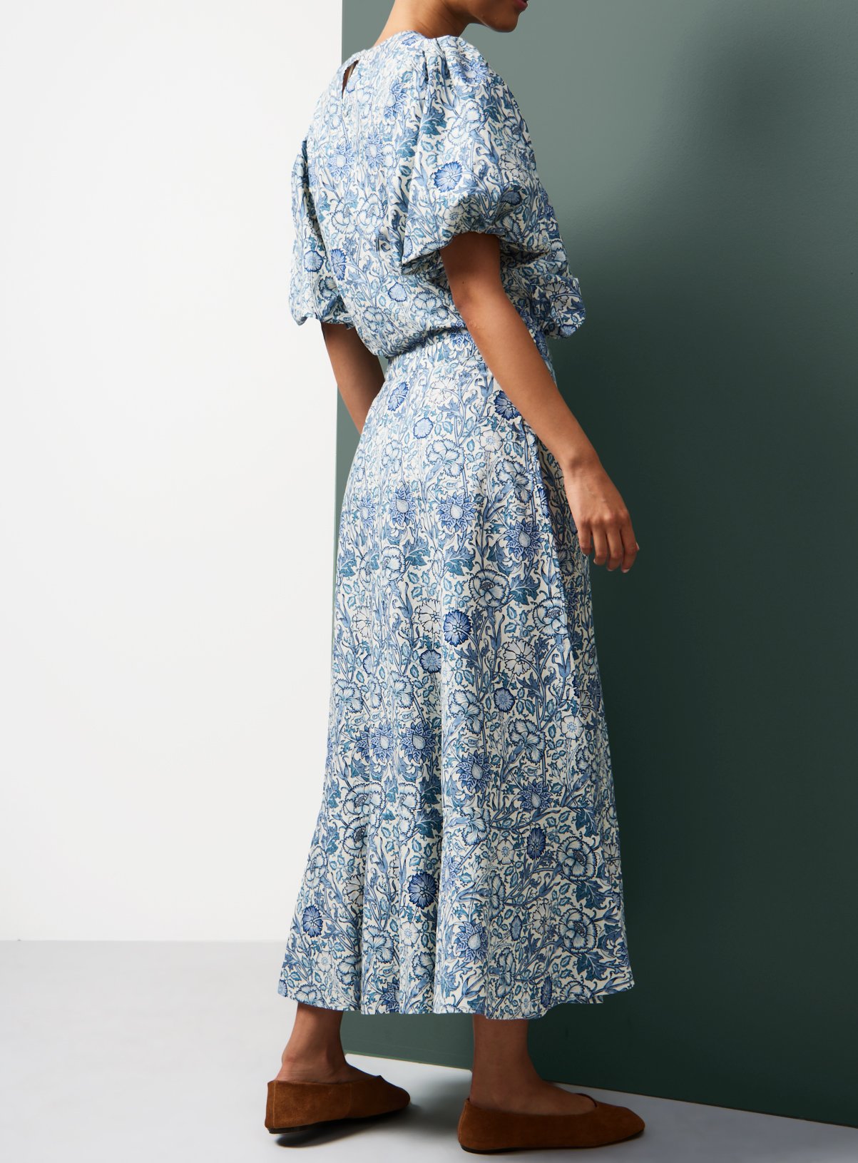 Tu x Morris & Co. Blue Pink & Rose Print Full Midaxi Skirt 14 - Image 4 thumbnail