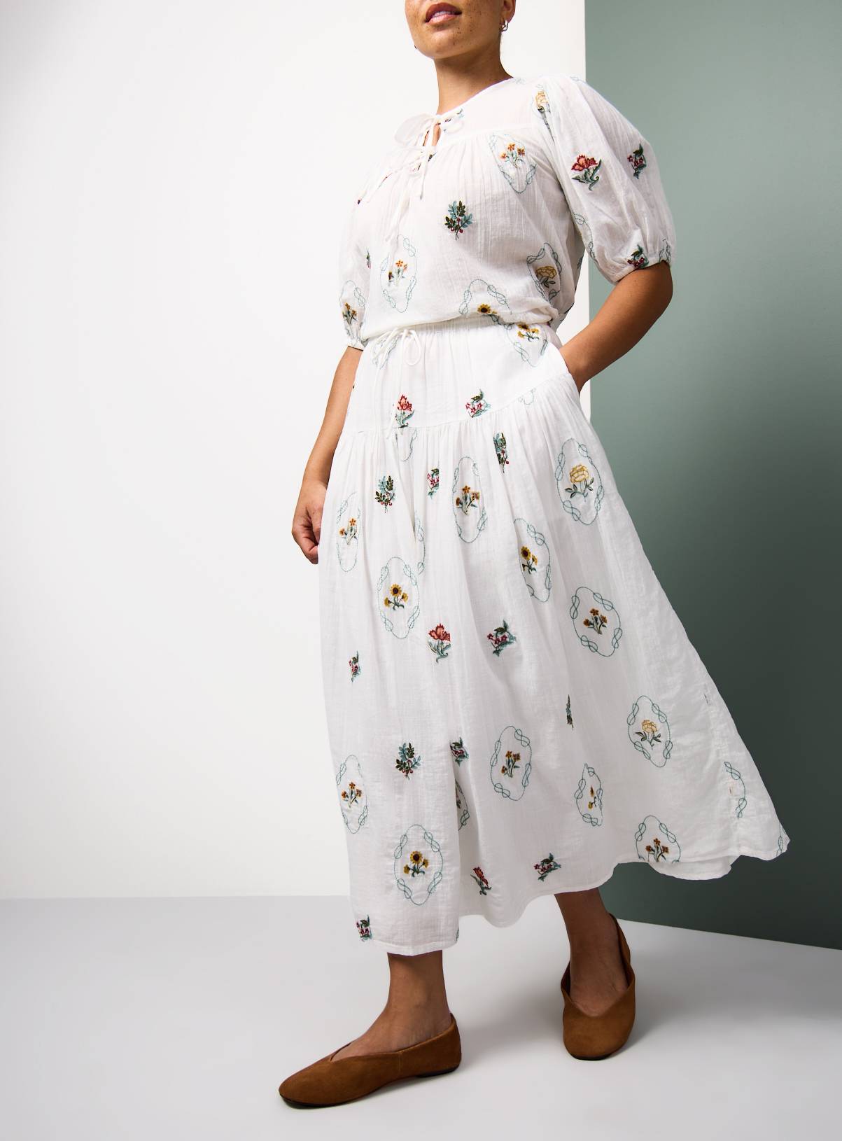 Tu x Morris & Co. White Kelmscott Trellis Embroidered Print Midaxi Skirt 16 - Image 1