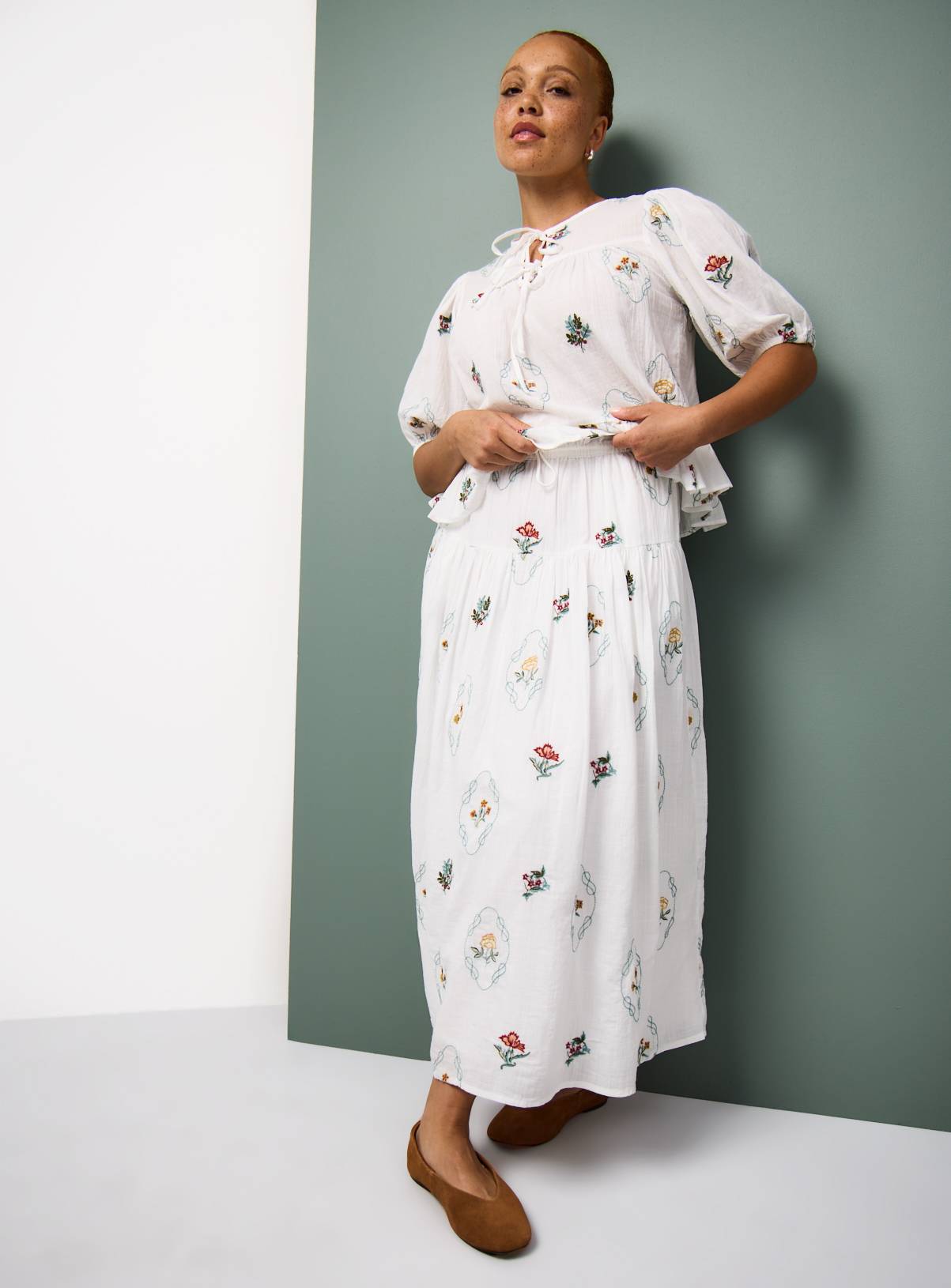 Tu x Morris & Co. White Kelmscott Trellis Embroidered Print Midaxi Skirt 8 - Image 2