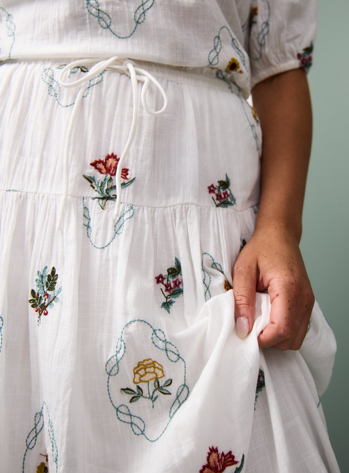 Tu x Morris & Co. White Kelmscott Trellis Embroidered Print Midaxi Skirt 8 - Image 3 thumbnail