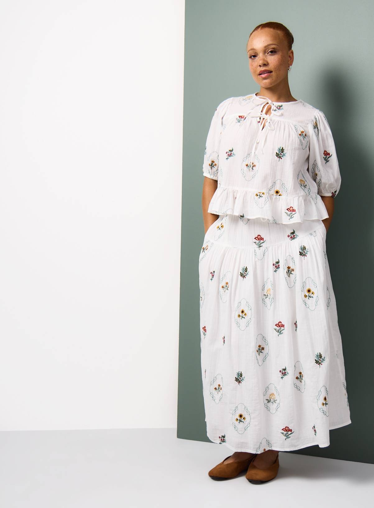 Tu x Morris & Co. White Kelmscott Trellis Embroidered Top 12 - Image 2