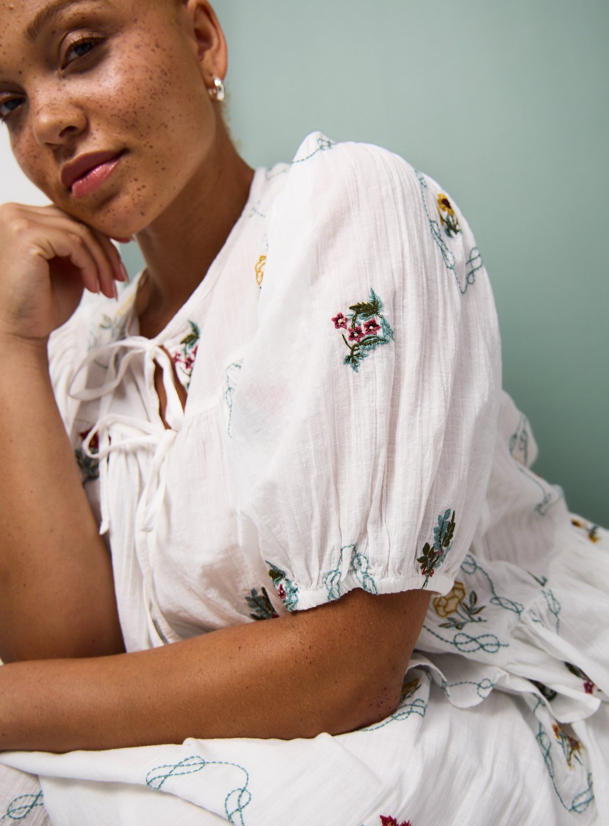 Tu x Morris & Co. White Kelmscott Trellis Embroidered Top 12 - Image 3 thumbnail