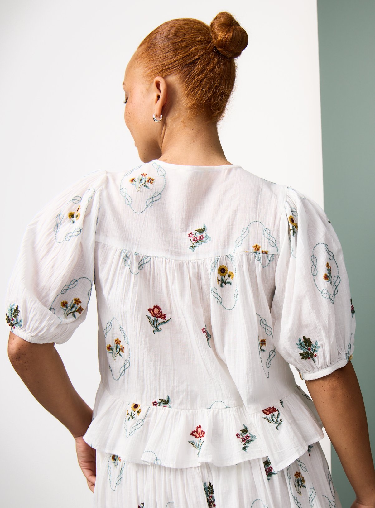 Tu x Morris & Co. White Kelmscott Trellis Embroidered Top 12 - Image 4 thumbnail