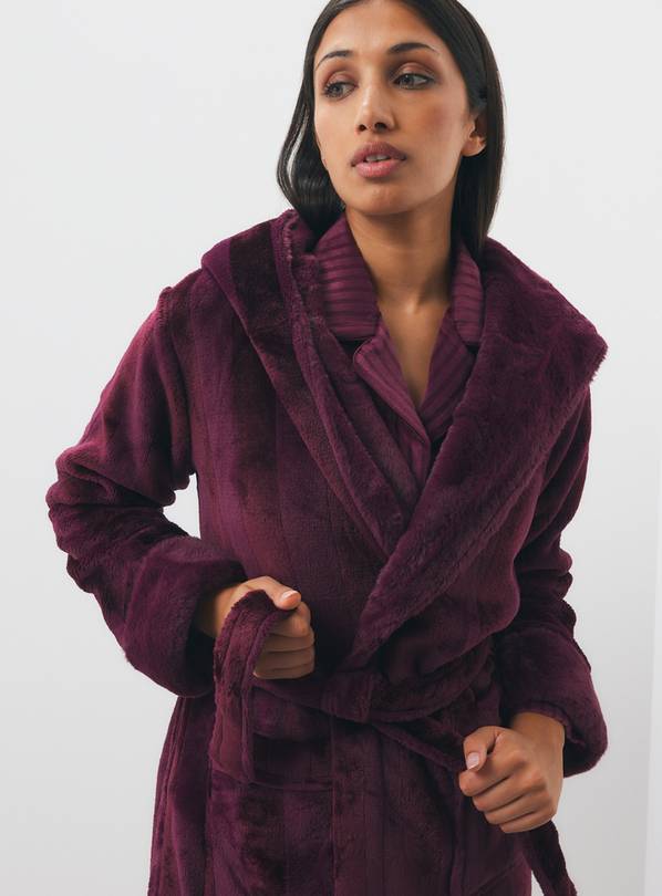 Plum-Coloured Plush Dressing Gown M