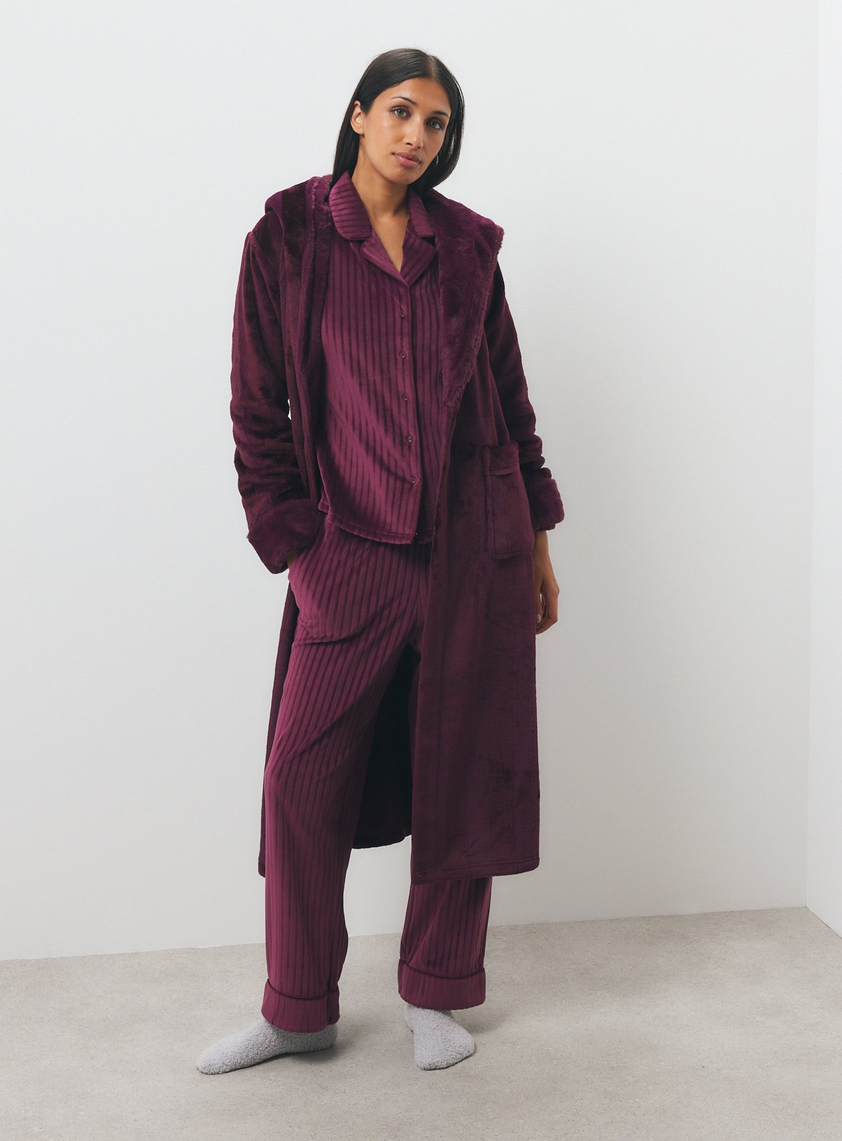Plum Plush Dressing Gown L - Image 2 thumbnail
