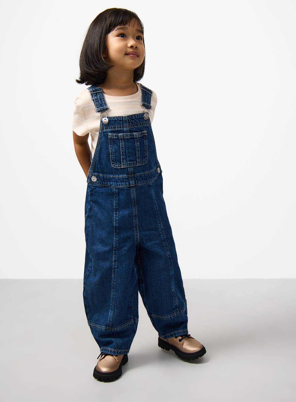 Dark Wash Denim Barrel Leg Dungarees 5-6 years - Image 6