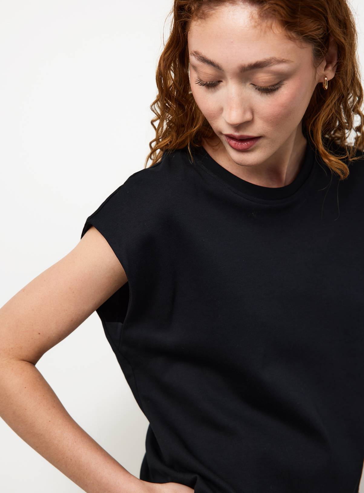 Black Muscle Tee XL - Image 3